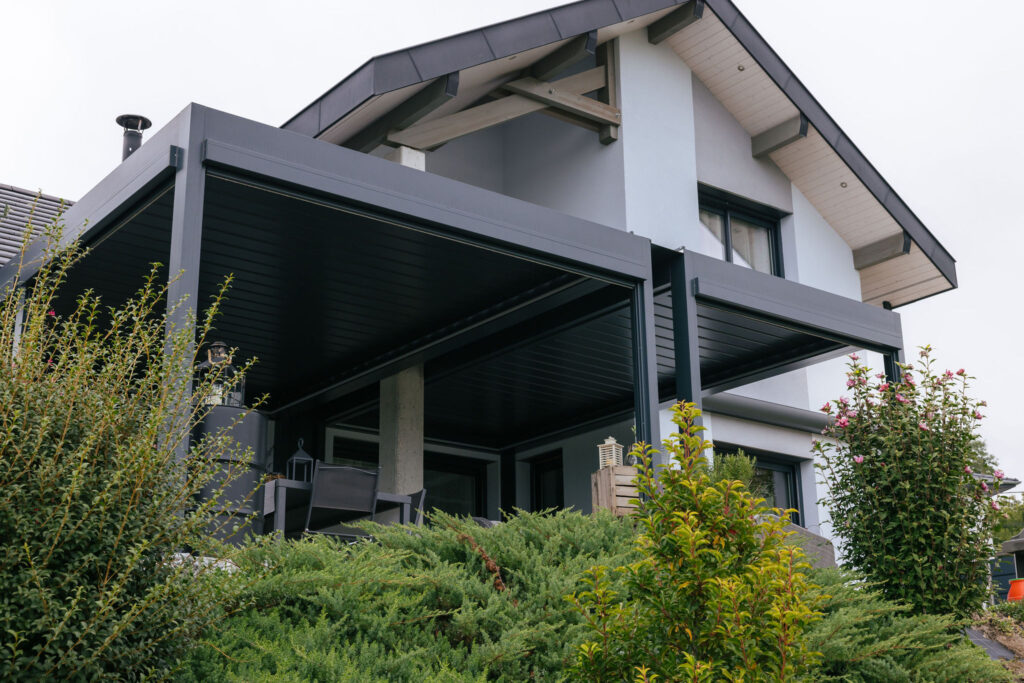 PHOTO PERGOLAS SUR MESURE RÉALISÉE PAR RSC HABITAT